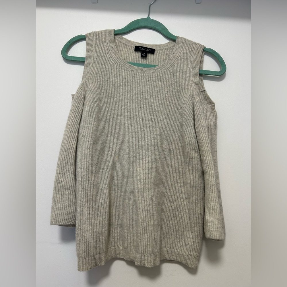 Ann Taylor cashmere cold shoulder sweater - size XS